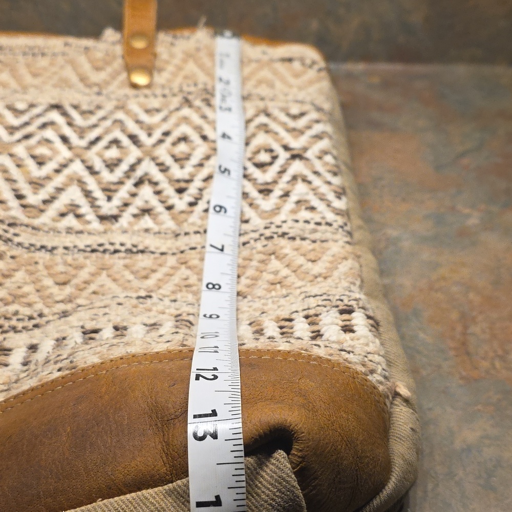 Myra Bag Tan and Cream Geometric Tote - Picture 5 of 5